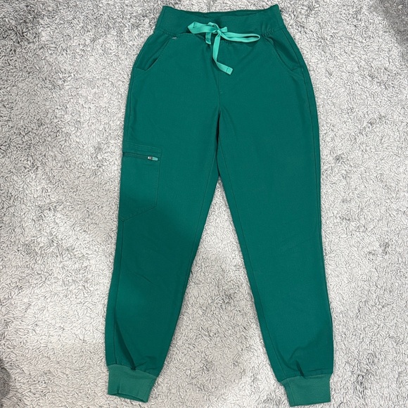 Figs Green Scrub Set - Picture 3 of 4